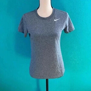 The nike tee dri fit top in size small